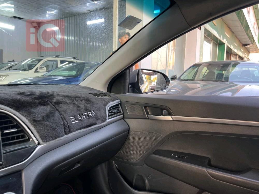 هیوندای ئەلەنترا